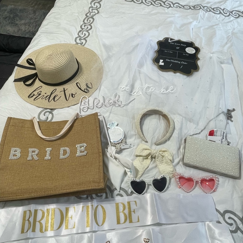 Bride to Be Accessories Set